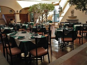 Venta de Hotel en Tequisquiapan, 11 Recamaras, 18 Baños, Alberca, Cancha Tenis