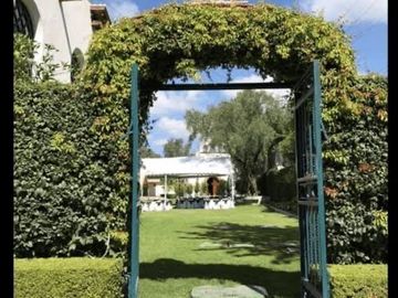 Venta de Hotel en Tequisquiapan, 11 Recamaras, 18 Baños, Alberca, Cancha Tenis