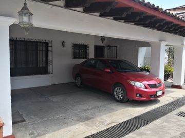 VENTA CASA CUERNAVACA ZONA NORTE UN PISO