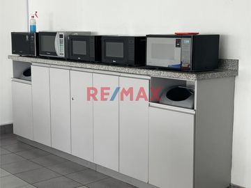 ****** Disponible a partir del 02 de Mayo****** 

En el exclusivo Edificio Corporativo CENTRUM, esta oficina ofrece la combinación perfecta de ubica