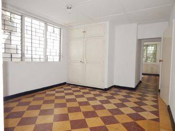 casa-local en arriendo/venta en el porvenir. Cod V62967