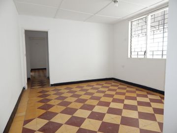 casa-local en arriendo/venta en el porvenir. Cod V62967