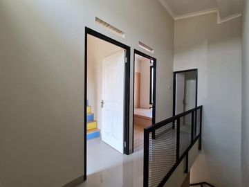 Rumah MINIMALIS MODERN Baru di kawasan Mandiri Ciwastra Gedebage dekat Akses Tol