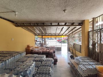 casa en venta en la parada. Cod V26819