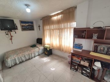 casa en venta en la parada. Cod V26819