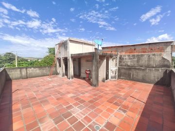 casa en venta en la parada. Cod V26819