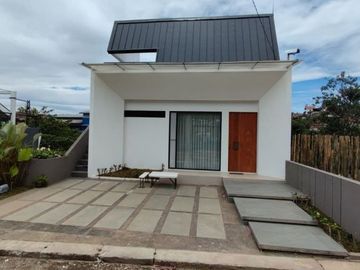 Rumah mewah cantik exclusive Konsep downslope di Cigadung dkt BORMA