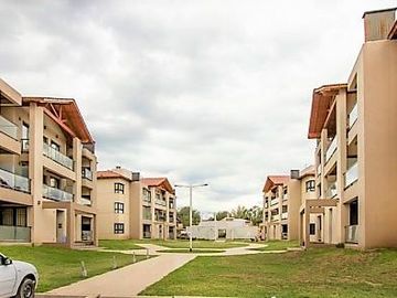 VENDO DEPARTAMENTO 1 DORMITORIO CON COCHERA-COMPLEJO VILLAGE