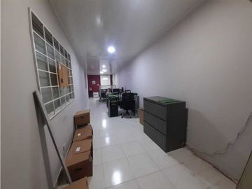 SAN ANTONIO / CASA DE DOS NIVELES / 3 RECAMARAS / OFICINA / 258M2 / YL