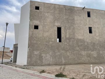 SE VENDE CASA  EN OBRA BLANCA BOSQUE REAL, PACHUCA HIDALGO.