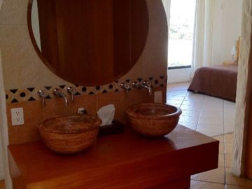 Casa en venta en Las Fincas, Jiutepec, Morelos.  Casas y bienes raíces al sureste de Cuernavaca, Morelos.