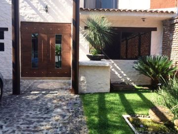 Casa en venta en Las Fincas, Jiutepec, Morelos.  Casas y bienes raíces al sureste de Cuernavaca, Morelos.