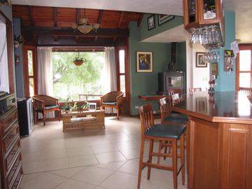 CHALET DE CATEGORIA EN BARRIO CERRADO LOMAS DEL REY. MAYU SUMAJ
