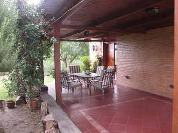 CHALET DE CATEGORIA EN BARRIO CERRADO LOMAS DEL REY. MAYU SUMAJ