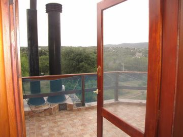 CHALET DE CATEGORIA EN BARRIO CERRADO LOMAS DEL REY. MAYU SUMAJ