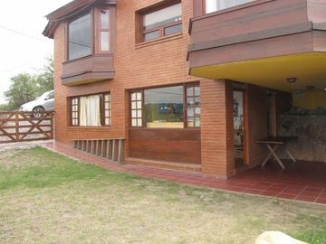 CHALET DE CATEGORIA EN BARRIO CERRADO LOMAS DEL REY. MAYU SUMAJ