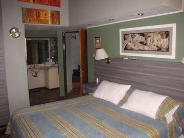 CHALET DE CATEGORIA EN BARRIO CERRADO LOMAS DEL REY. MAYU SUMAJ