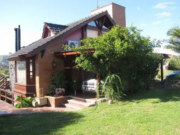 CHALET DE CATEGORIA EN BARRIO CERRADO LOMAS DEL REY. MAYU SUMAJ