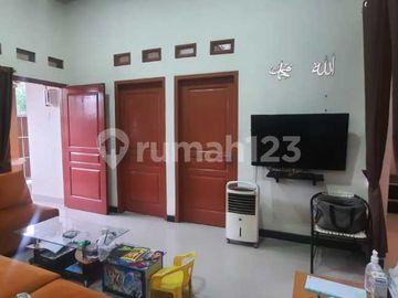 Rumah 2 Lantai di Perum Sapphire Residence