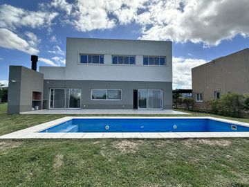 Casa en venta a Estrenar - El Canton - Norte - Escobar - 5 ambientes- Financiación-