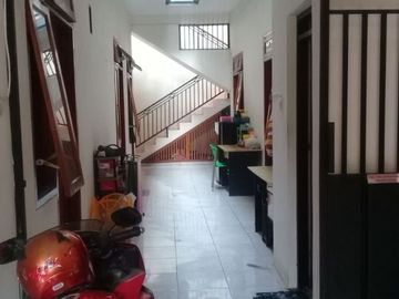 Rumah kost putri dekat kampus dijual di kota Malang