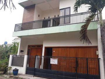 Rumah kost putri dekat kampus dijual di kota Malang