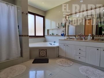 Casa en Venta en Liray - Lo Pinto - Santa Elena