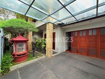 Rumah Mewah di Area Premium Tebet Barat, Akses Lebar