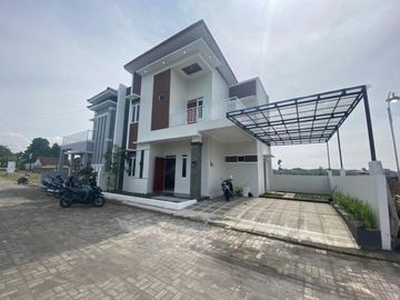 Dijual Rumah 2 Lantai Harga Ekonomis di Dekat Stasiun Klaten