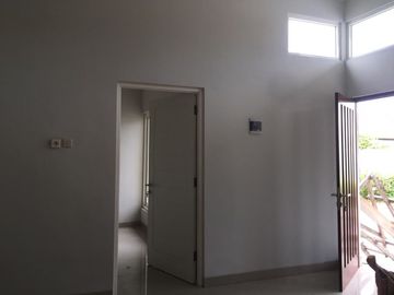 Rumah Dijual Ready KPR Lingkungan Aman 8 menit ke RS Hermina