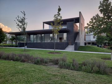 Casa En Venta Monterrey Nuevo Leon Fracc ALTRYSA Muy Cerca De Avenida Leones