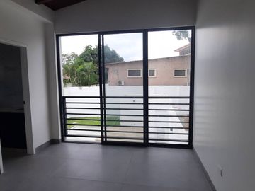 SE VENDE CASA DUPLEX EN URB. LA PUNTILLA