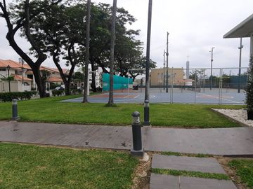 SE VENDE CASA DUPLEX EN URB. LA PUNTILLA
