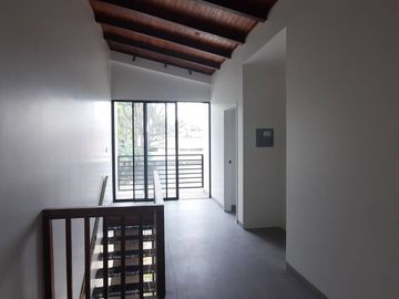 SE VENDE CASA DUPLEX EN URB. LA PUNTILLA
