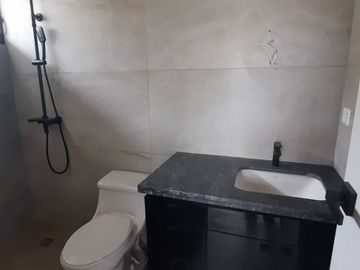 SE VENDE CASA DUPLEX EN URB. LA PUNTILLA