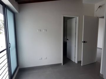 SE VENDE CASA DUPLEX EN URB. LA PUNTILLA