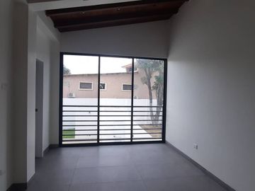 SE VENDE CASA DUPLEX EN URB. LA PUNTILLA