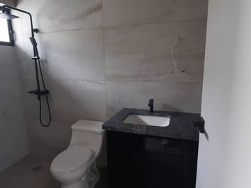 SE VENDE CASA DUPLEX EN URB. LA PUNTILLA