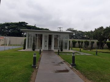SE VENDE CASA DUPLEX EN URB. LA PUNTILLA
