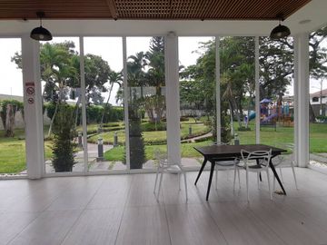 SE VENDE CASA DUPLEX EN URB. LA PUNTILLA