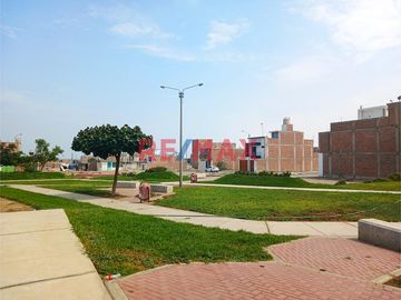 🚨 ¡TERRENO EN VENTA EN ALTOS DEL VALLE – MOCHE! 🚨
✨ ¡Ideal para tu hogar soñado o tu próximo proyecto inmobiliario! ✨

📍 Ubicación: Mz M28 Lt 5 – U
