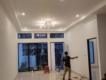 DIJUAL RUMAH MODERN BRAND NEW HOUSE SIAP HUNI DI GRIYA LOKA BSD