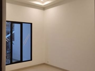 DIJUAL RUMAH MODERN BRAND NEW HOUSE SIAP HUNI DI GRIYA LOKA BSD