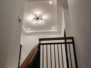 DIJUAL RUMAH MODERN BRAND NEW HOUSE SIAP HUNI DI GRIYA LOKA BSD