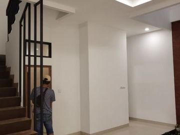 DIJUAL RUMAH MODERN BRAND NEW HOUSE SIAP HUNI DI GRIYA LOKA BSD