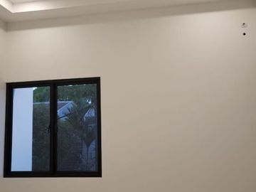 DIJUAL RUMAH MODERN BRAND NEW HOUSE SIAP HUNI DI GRIYA LOKA BSD
