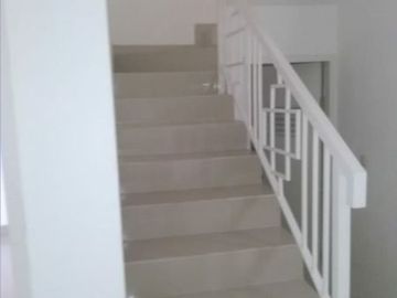 Townhouse 2 Lantai 3 Kamar Tidur Siap Huni di Serpong