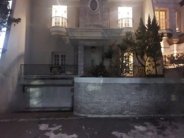 DIJUAL RUMAH MEWAH DENGAN KOLAM RENANG - QUEBEC MANSION, LEBAK BULUS