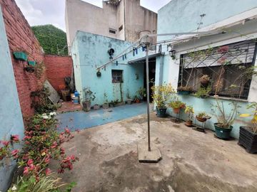 Casa PH en venta en Lanus Este