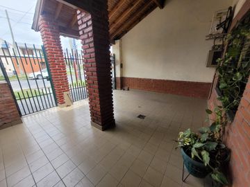 Casa PH en venta en Lanus Este
